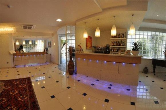 Hotel Haus Charlotte San Benedetto del Tronto Eksteriør bilde