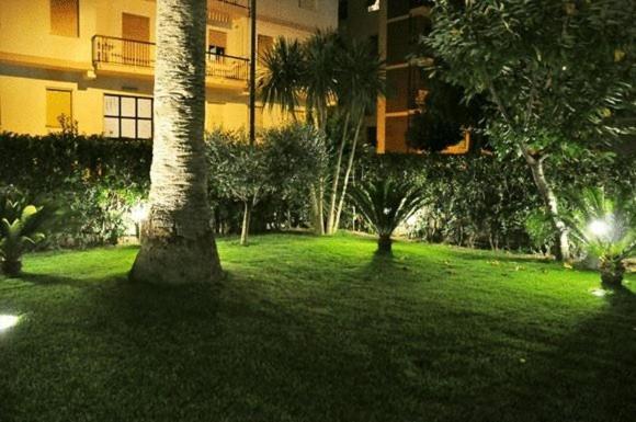 Hotel Haus Charlotte San Benedetto del Tronto Eksteriør bilde