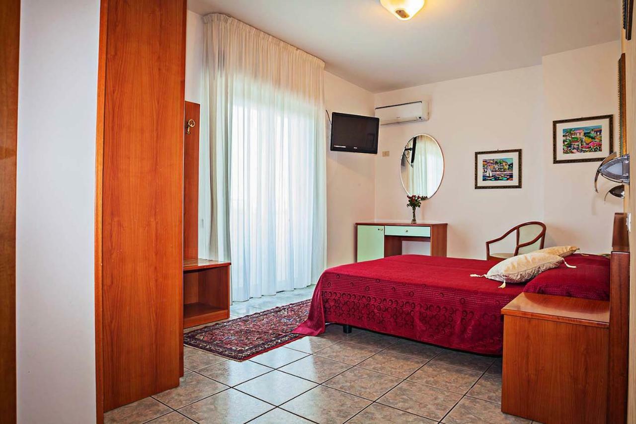 Hotel Haus Charlotte San Benedetto del Tronto Eksteriør bilde